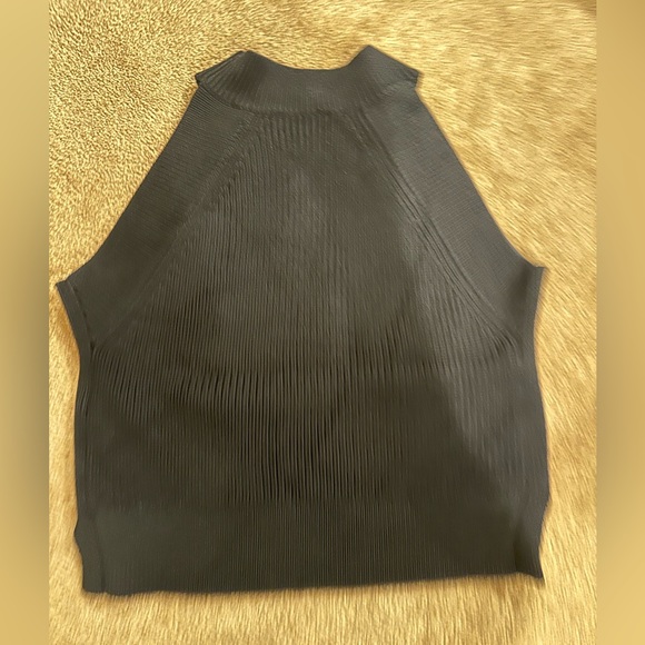Wilfred Crevier Black Crop Knit Top - Picture 3 of 9